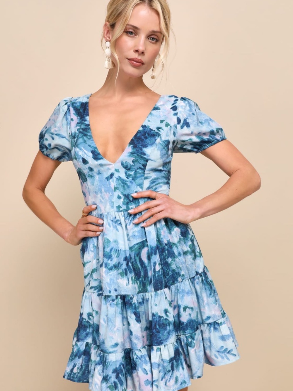 BRAND NEW: Blue Floral Puff Sleeve Tiered Mini Dress - Size M